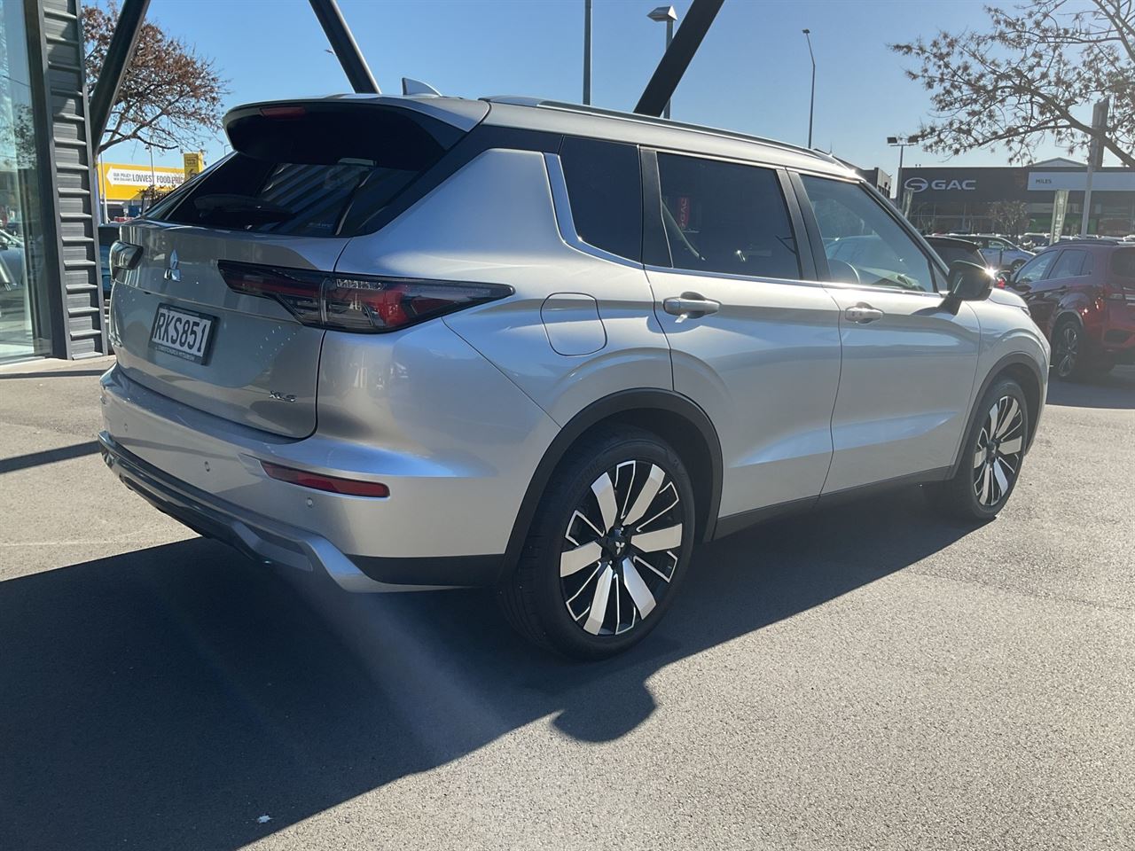 Vehicle image 5