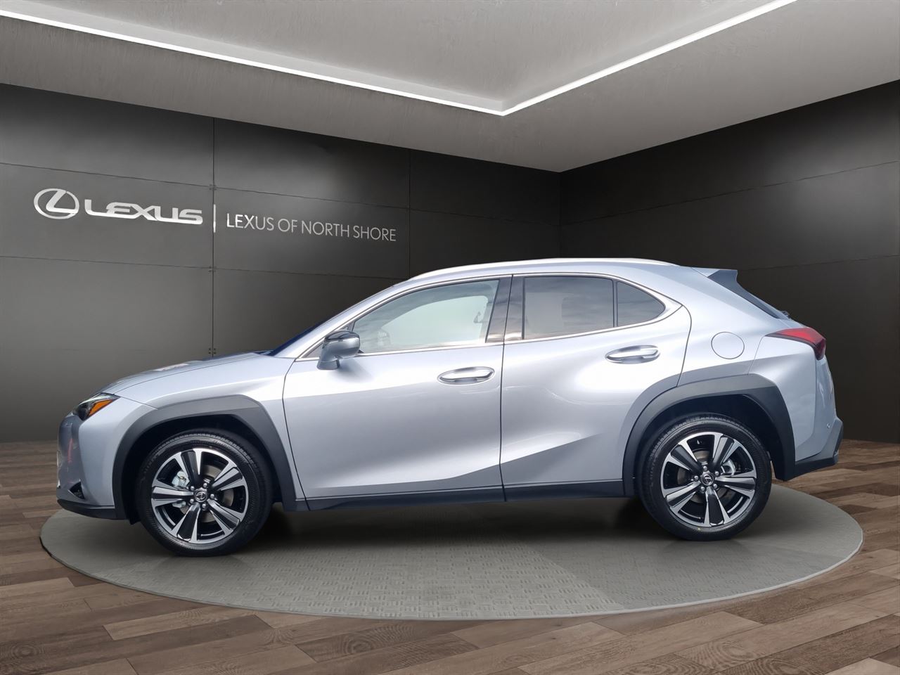 Vehicle image 4