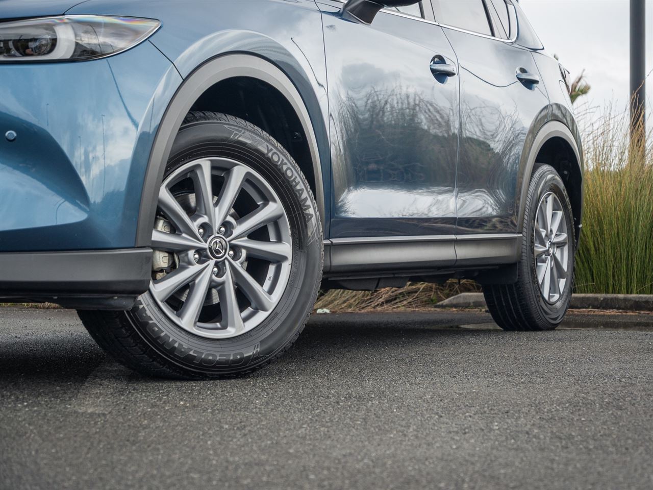 Vehicle image 5