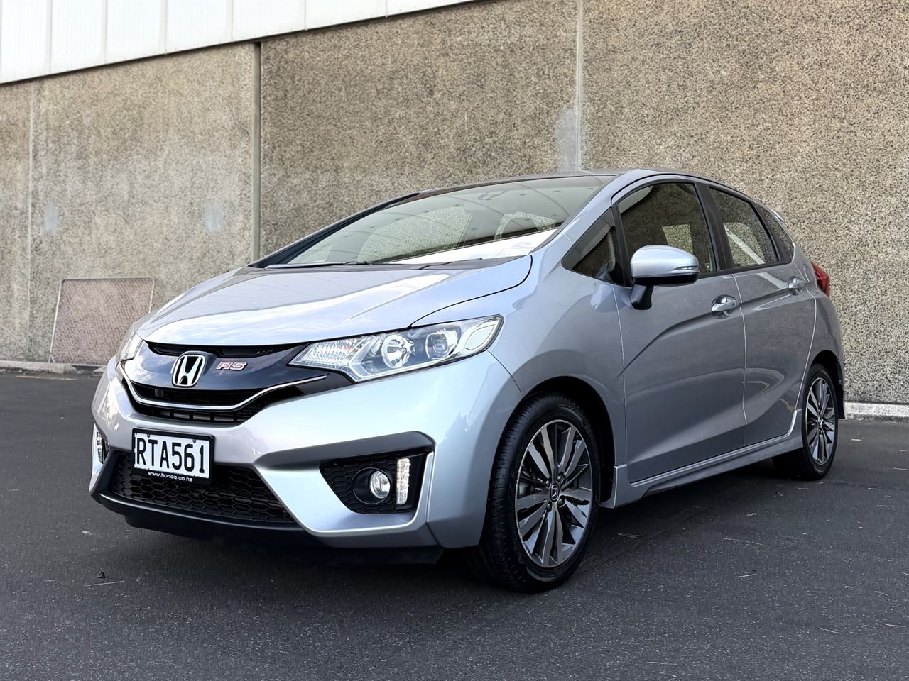 Vehicle image 3