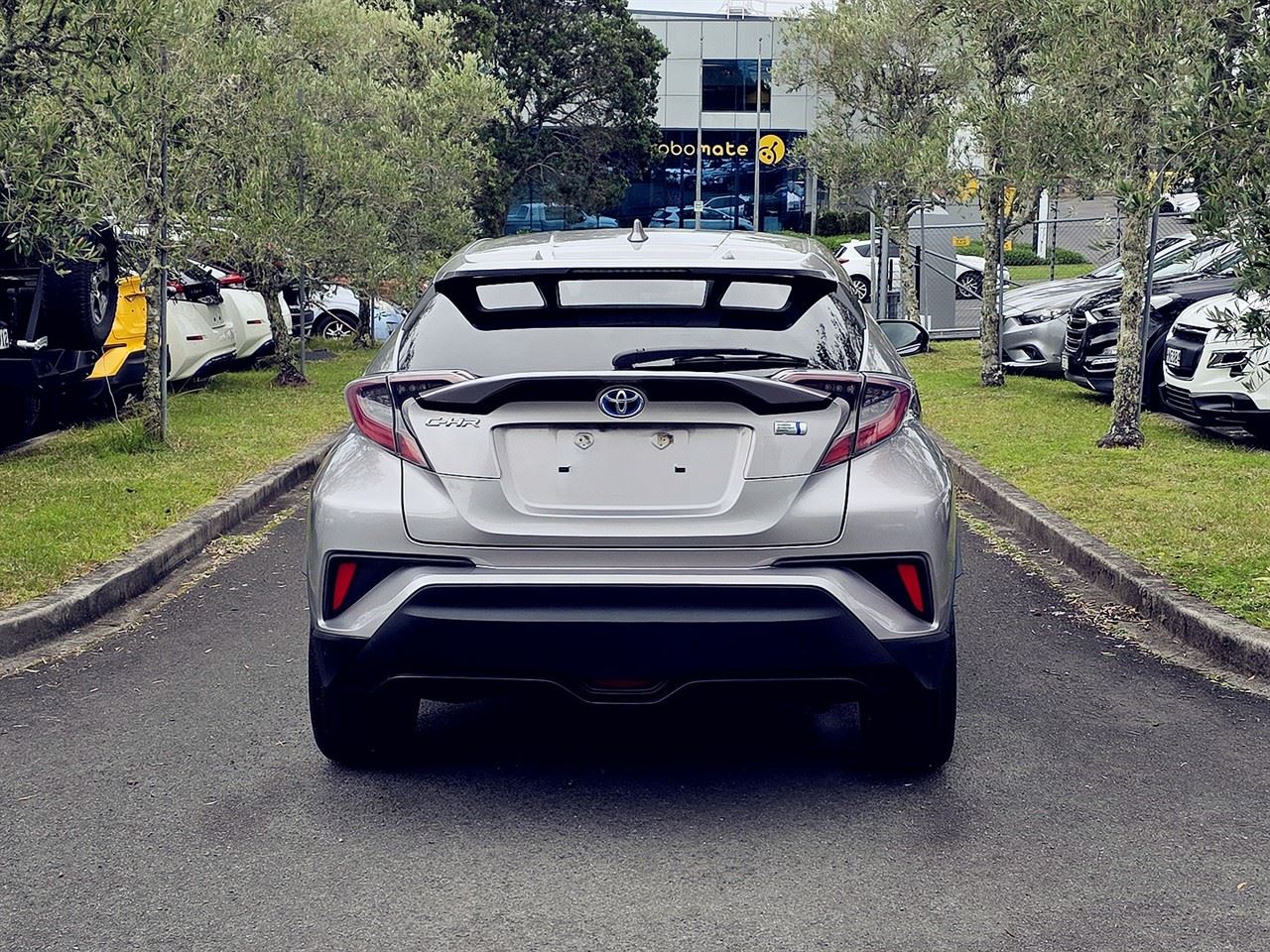 Vehicle image 4