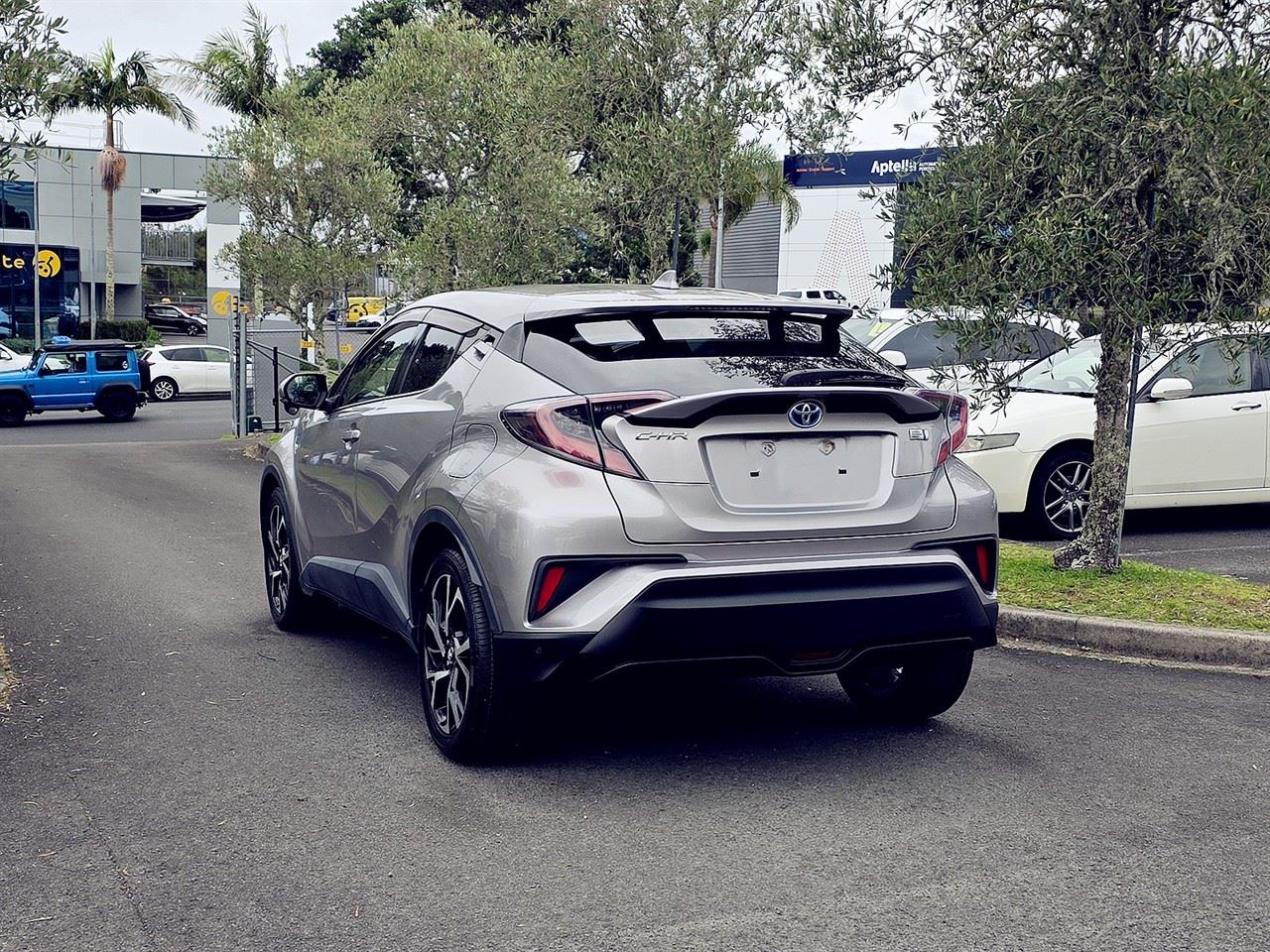 Vehicle image 5