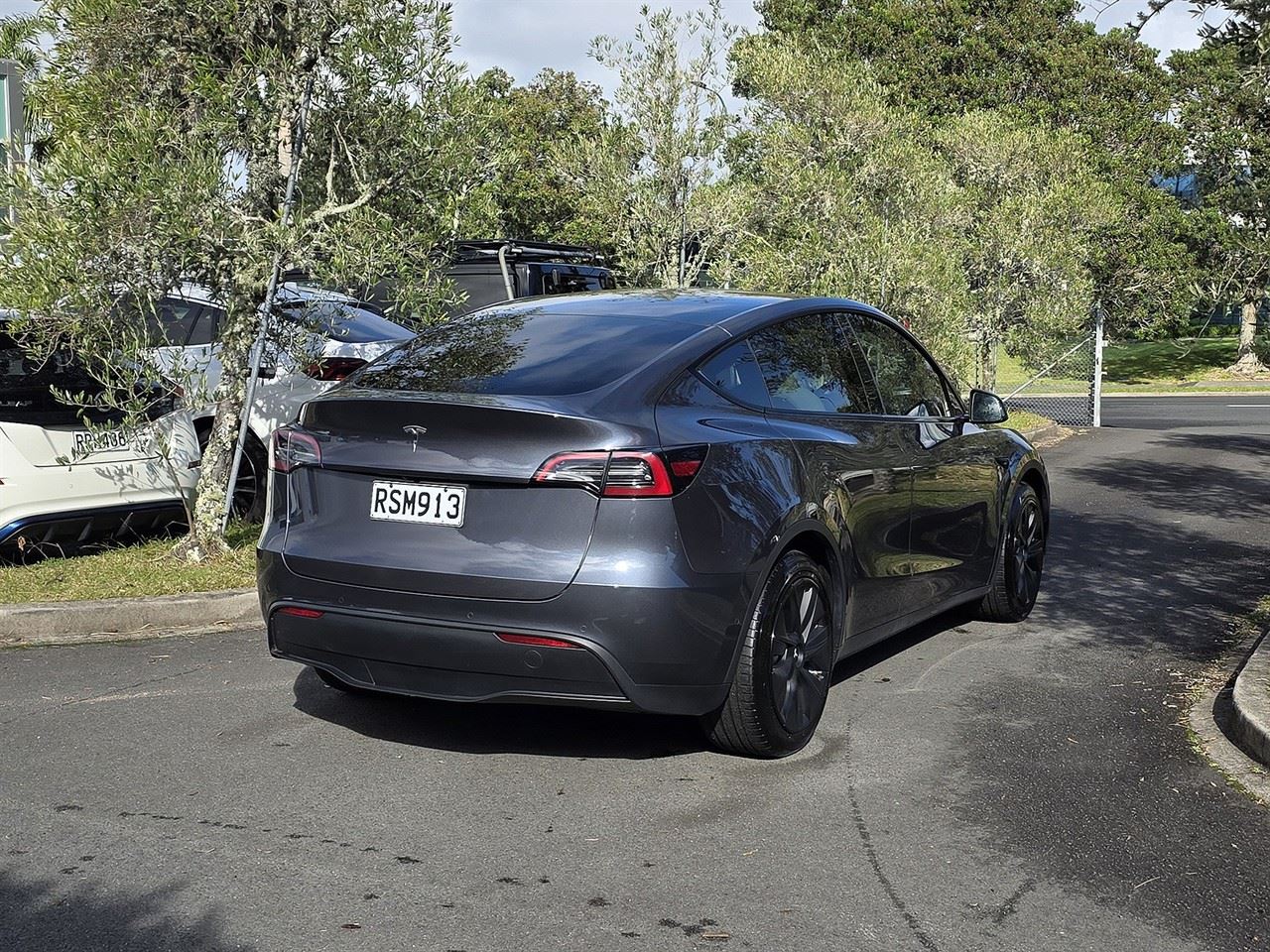 Vehicle image 3