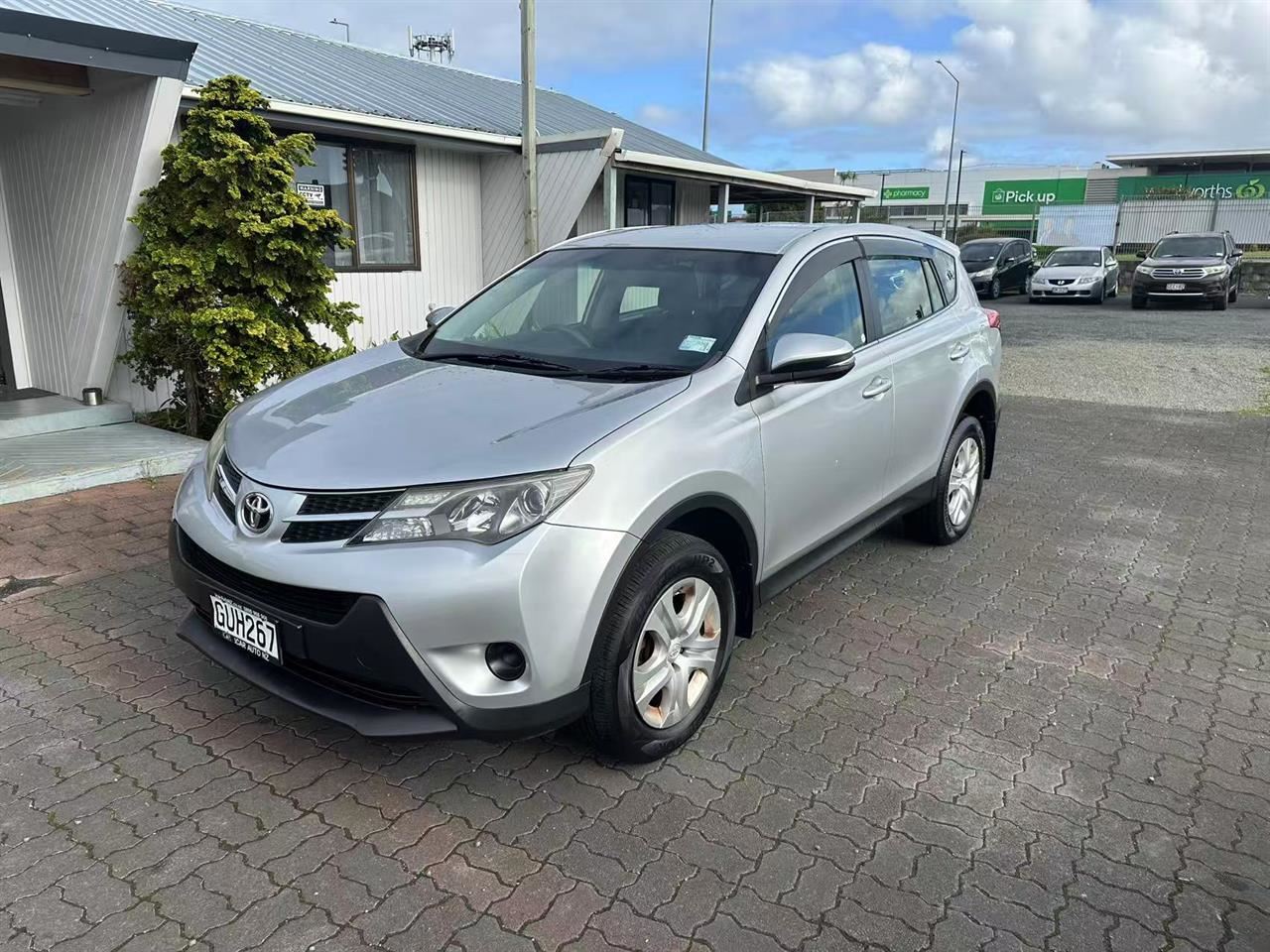 Vehicle image 3