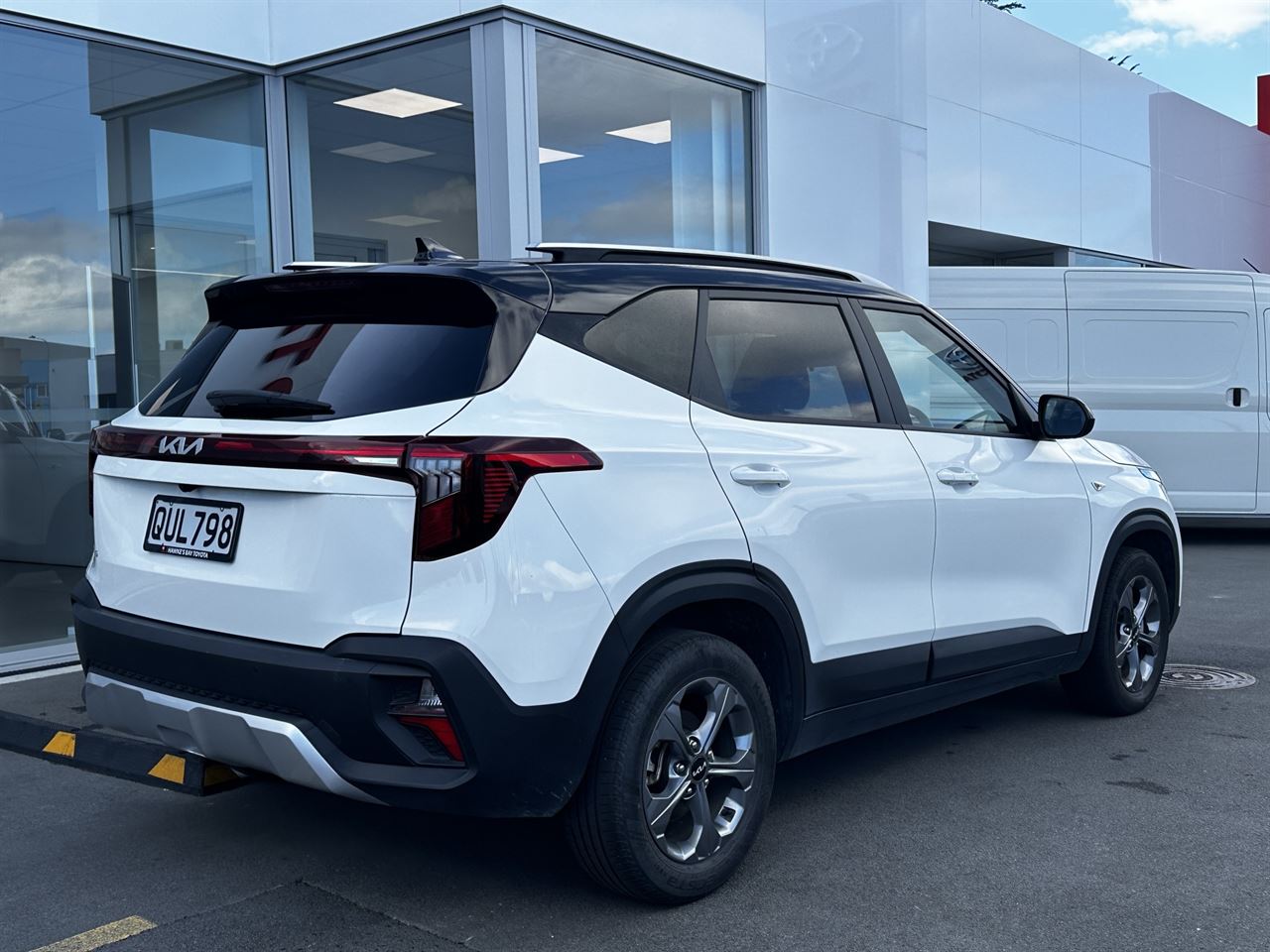 Vehicle image 3