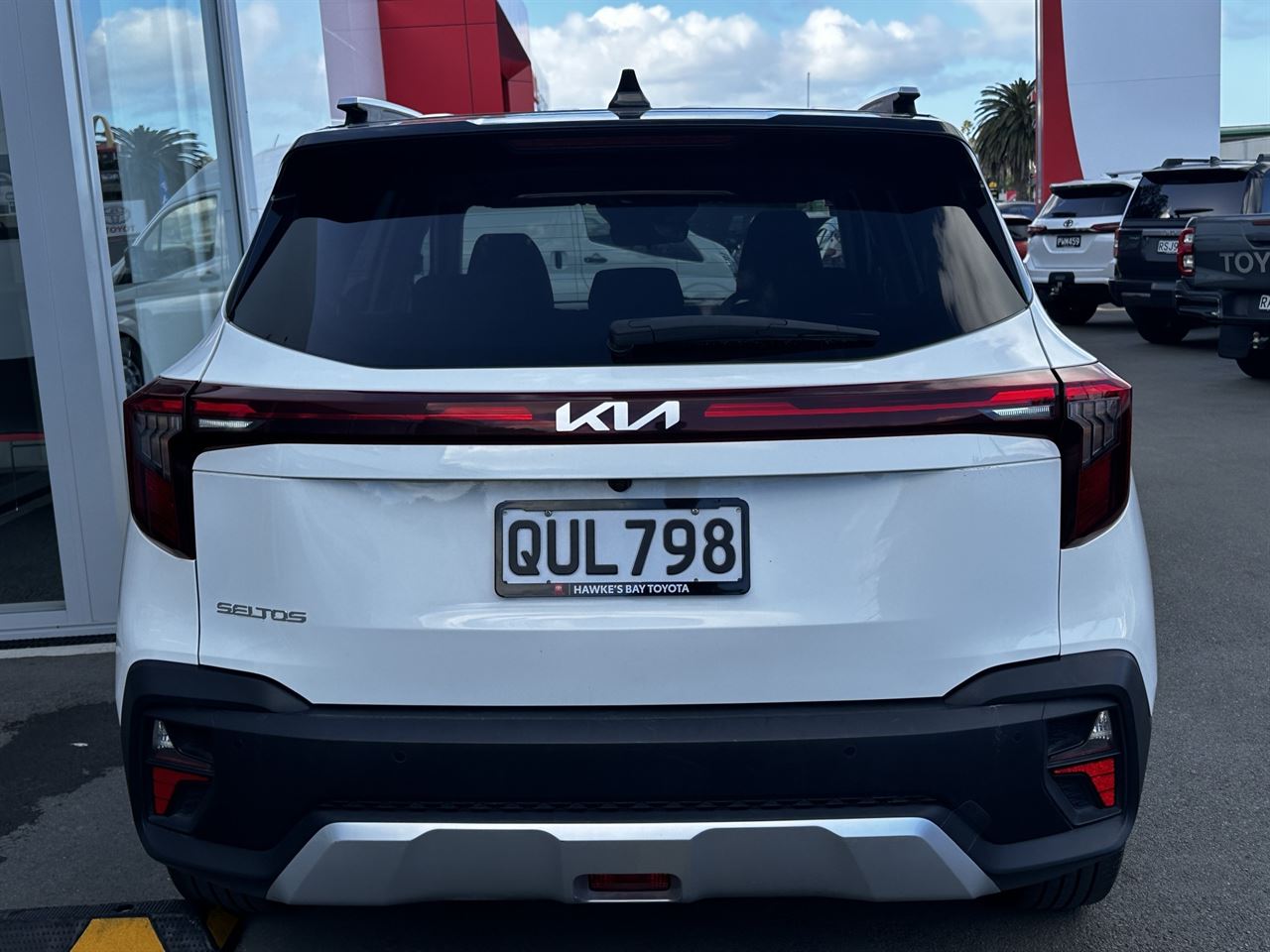 Vehicle image 4