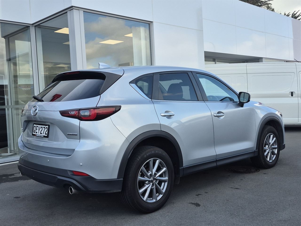 Vehicle image 3