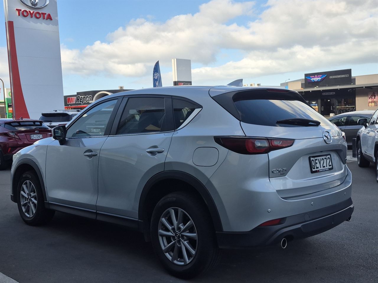 Vehicle image 5