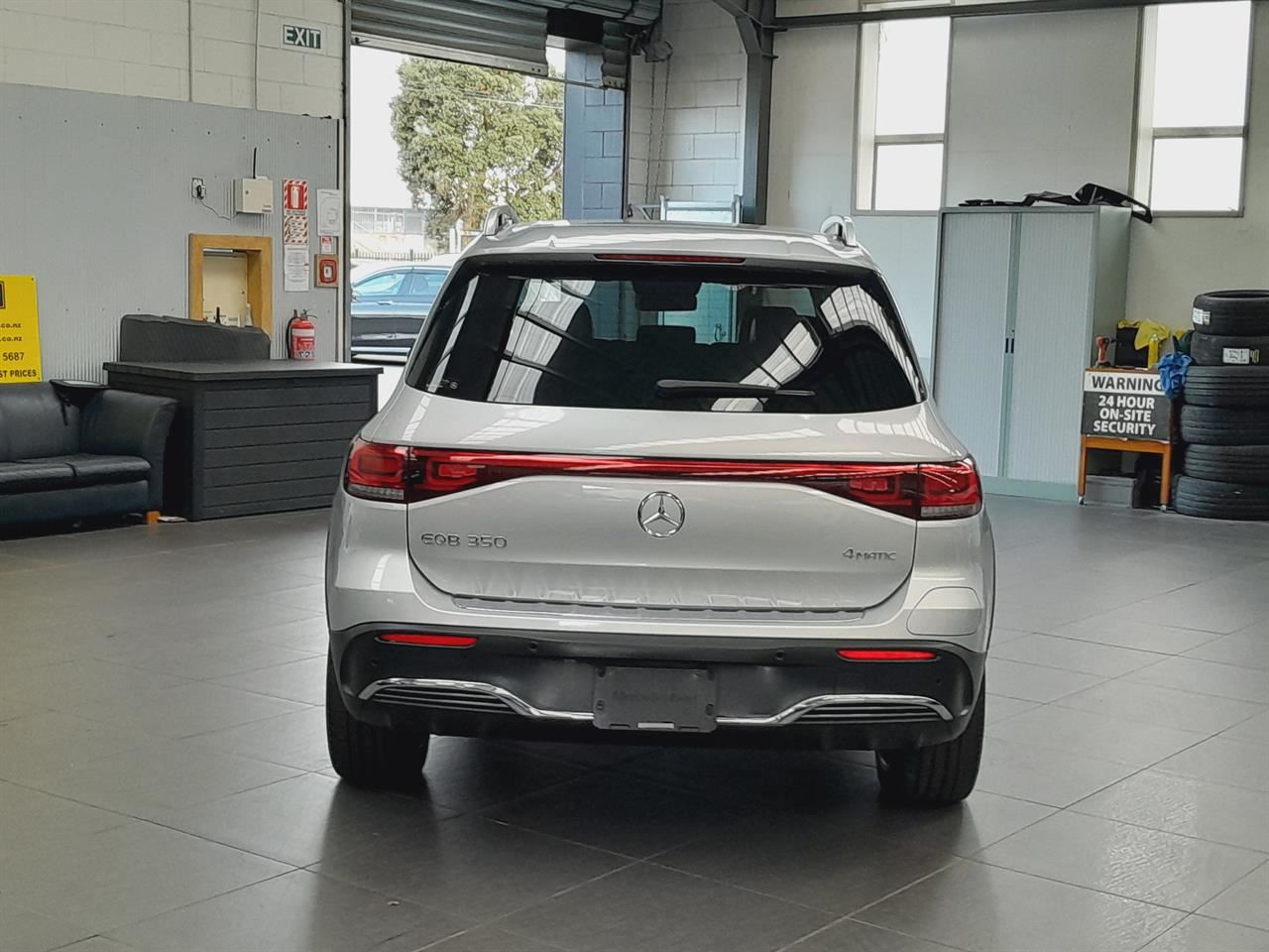 Vehicle image 5
