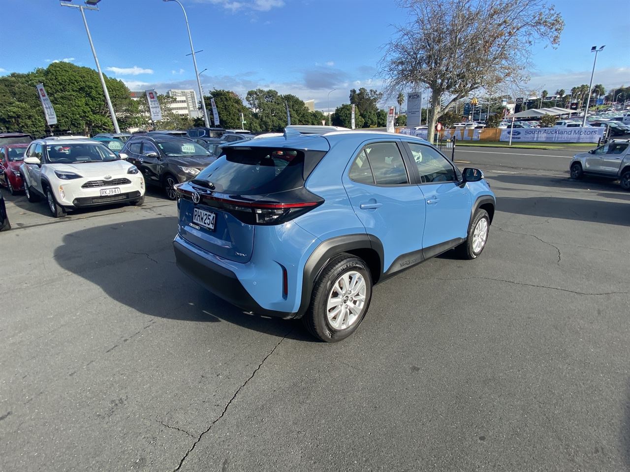 Vehicle image 3