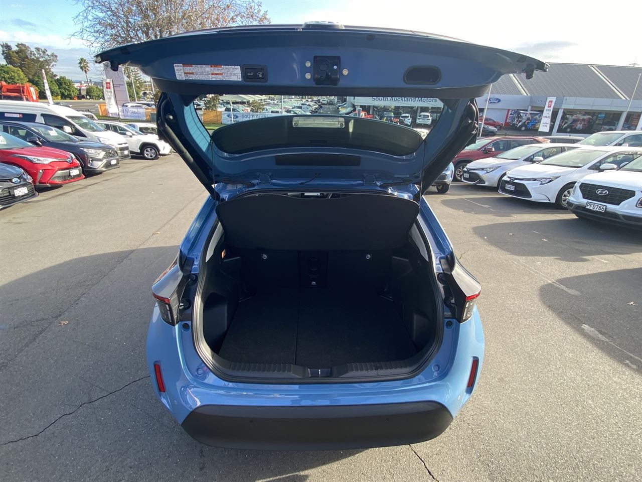 Vehicle image 5