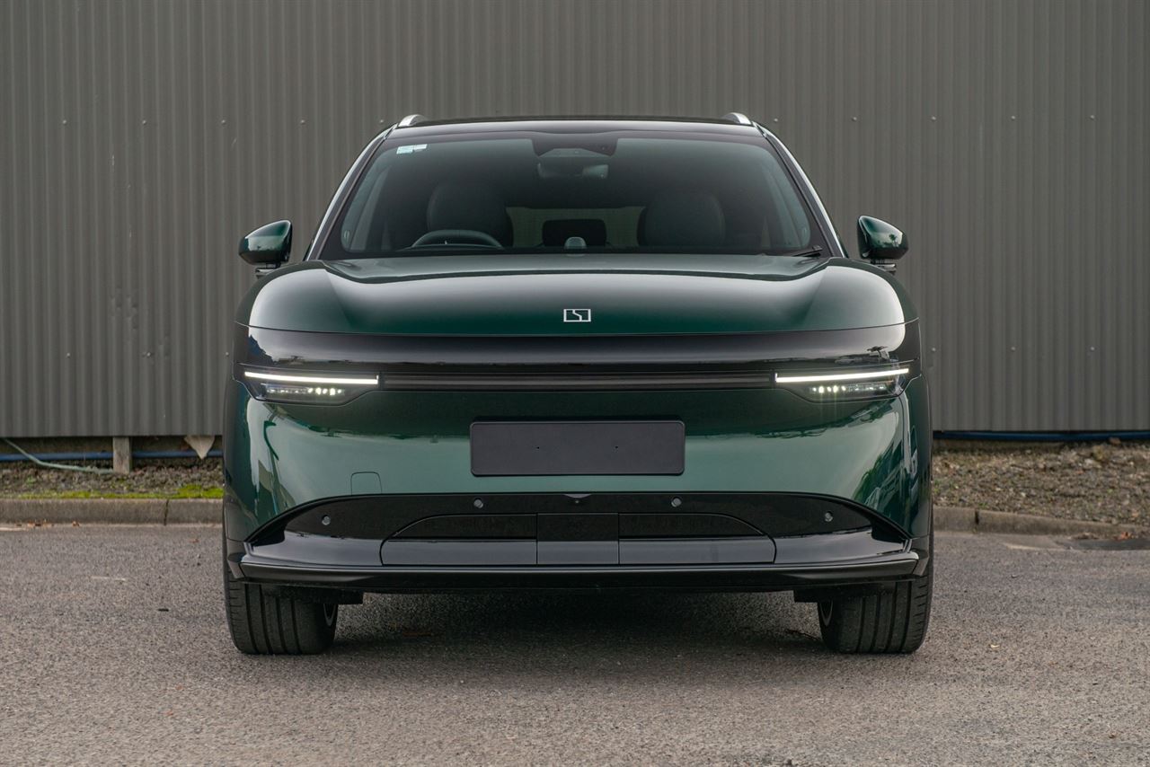 Vehicle image 3