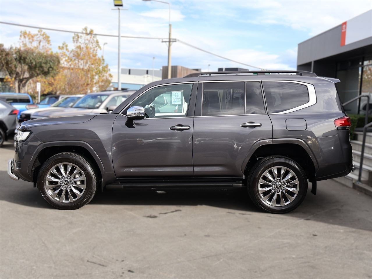 Vehicle image 4