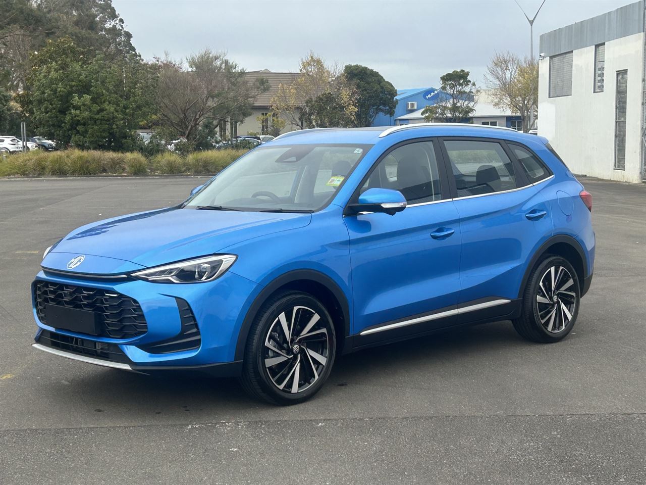 Vehicle image 3