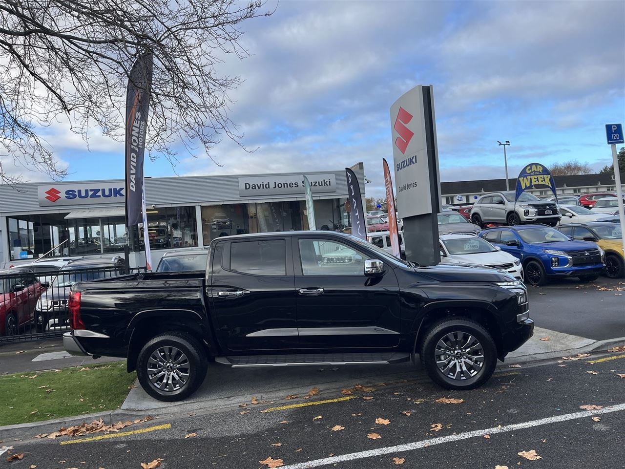 Vehicle image 4