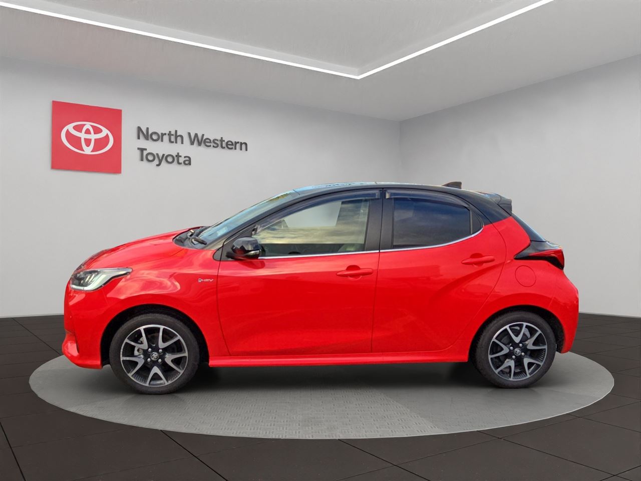 Vehicle image 4