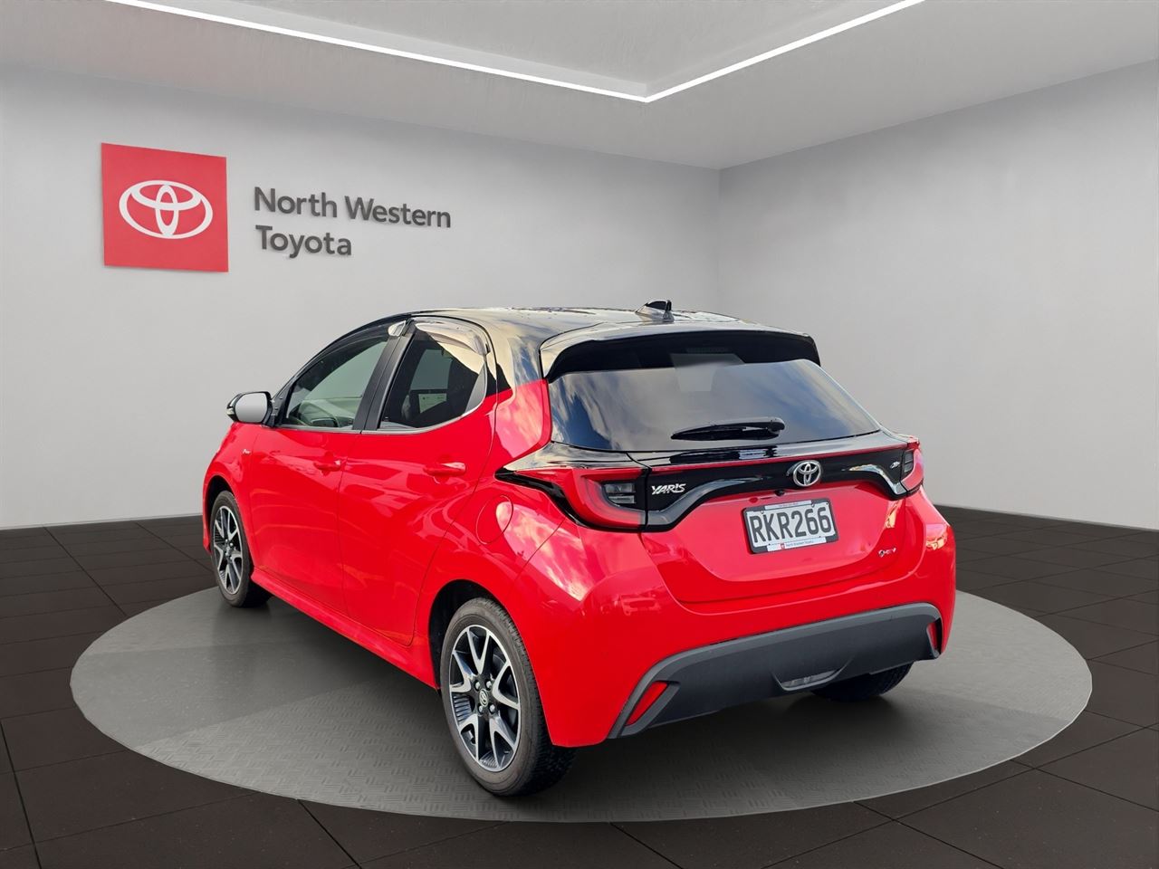 Vehicle image 5