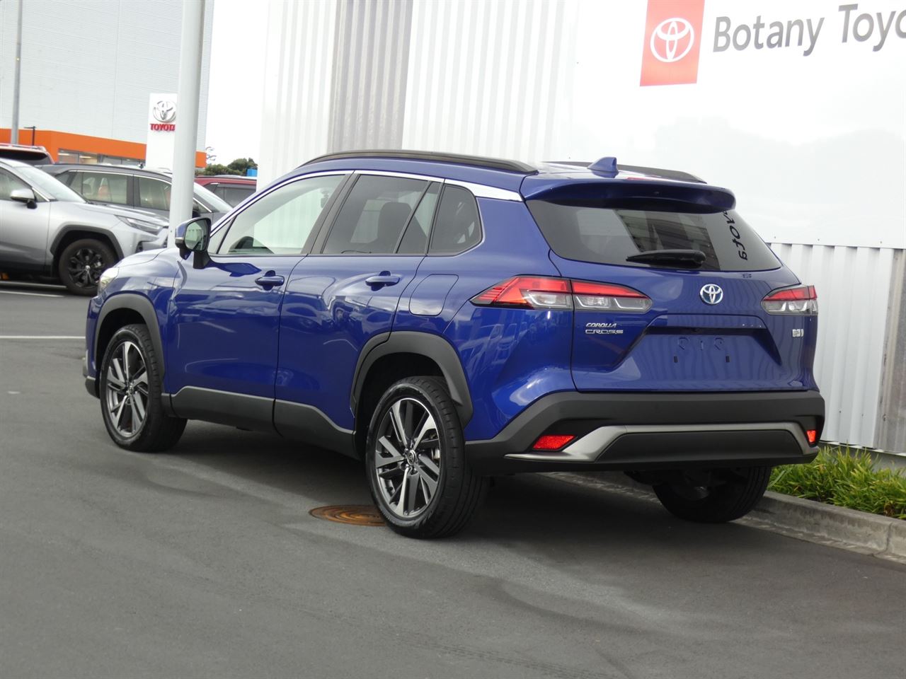 Vehicle image 3