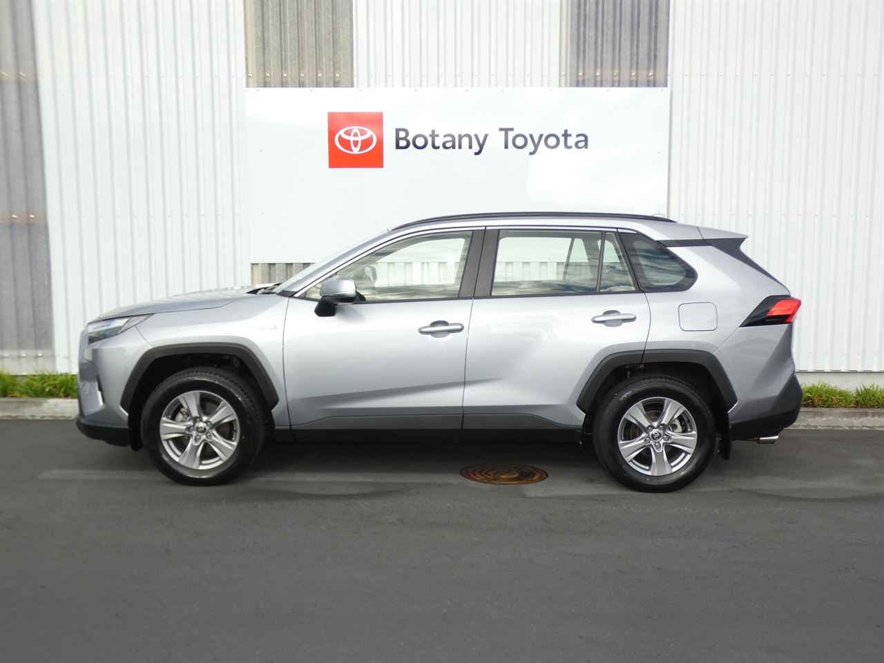 Vehicle image 5