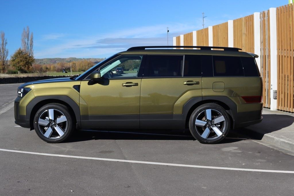 Vehicle image 3