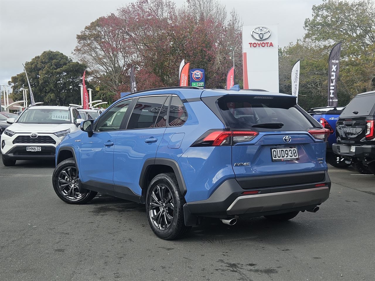 Vehicle image 3