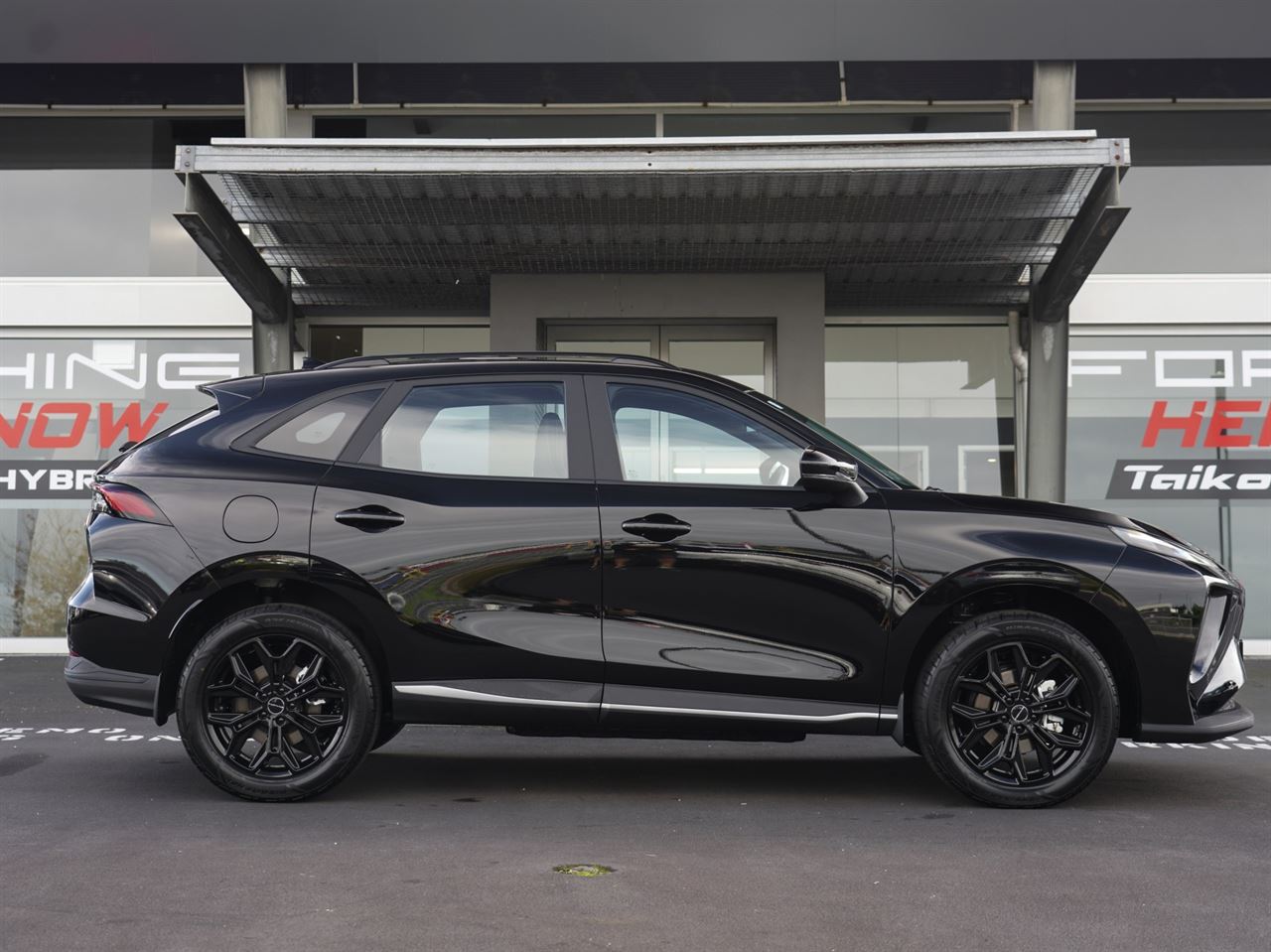 Vehicle image 4