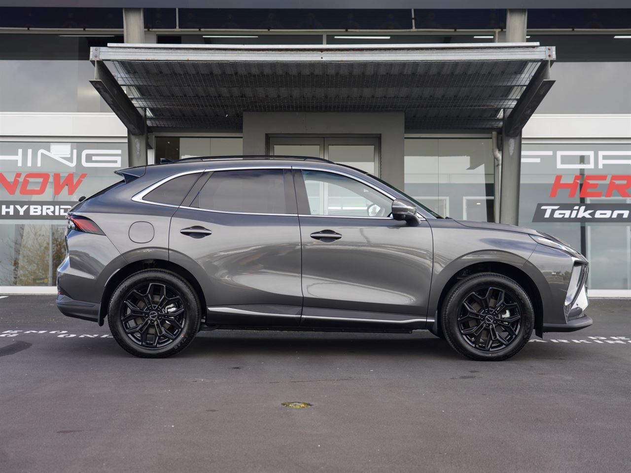 Vehicle image 4