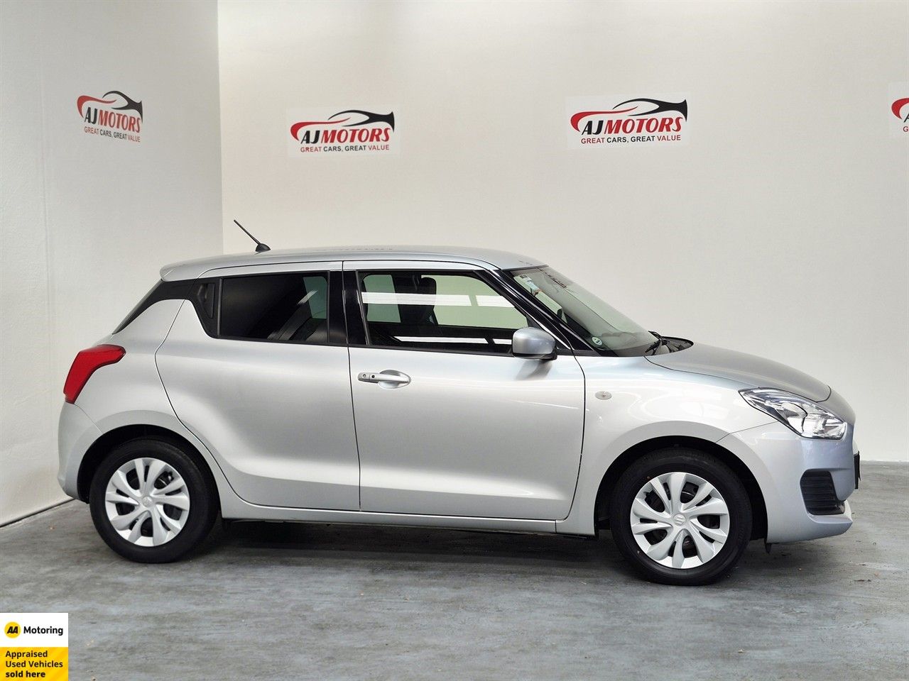 Vehicle image 3