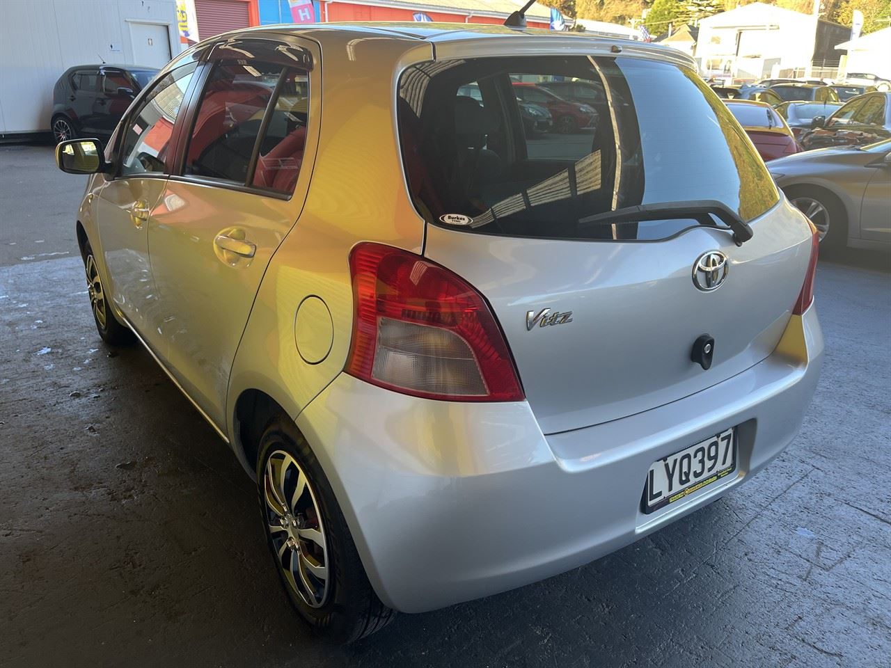 Vehicle image 4