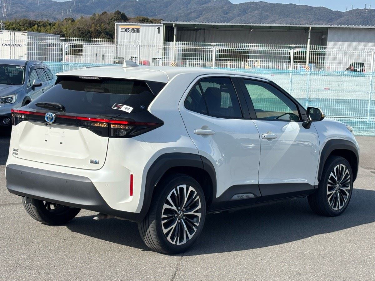 Vehicle image 4