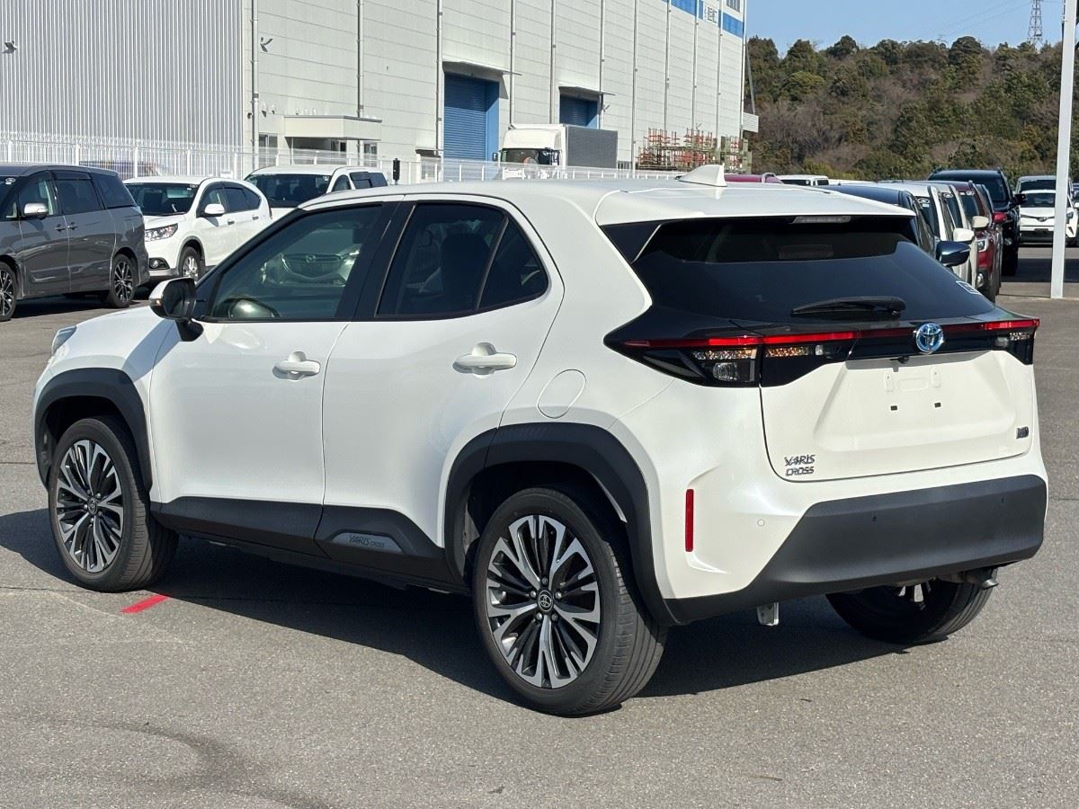 Vehicle image 5