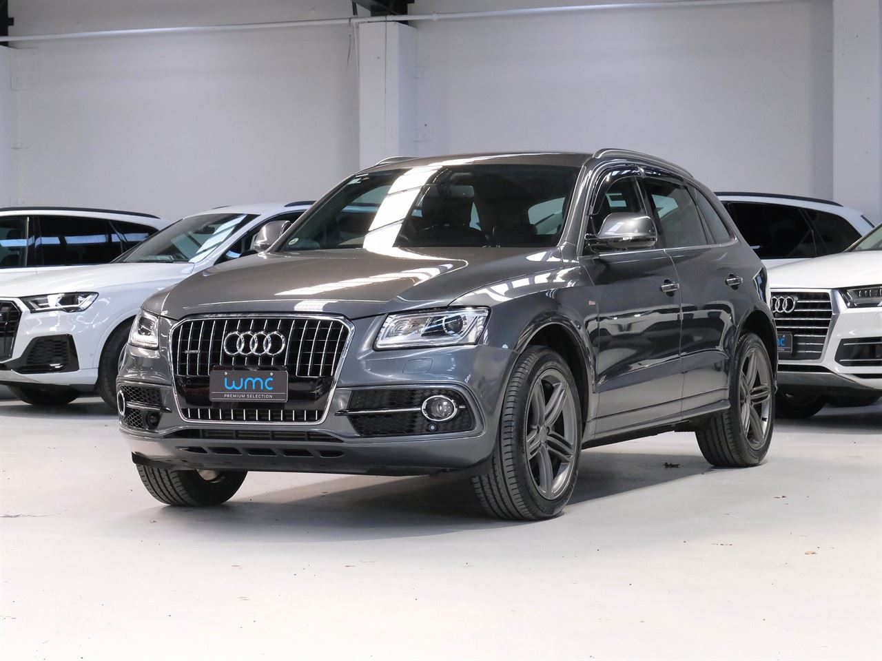 Vehicle image 4