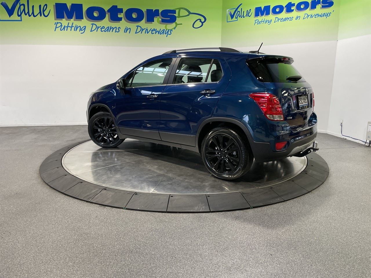 Vehicle image 5