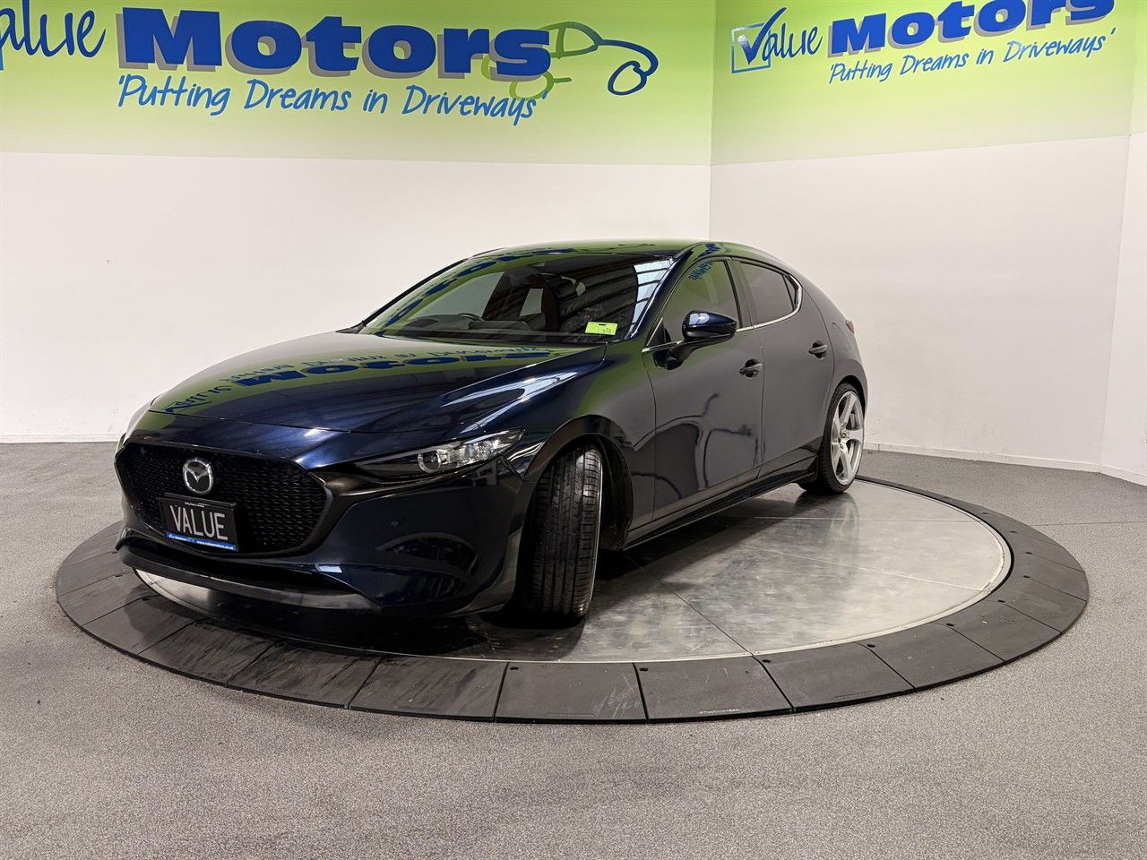 Vehicle image 3