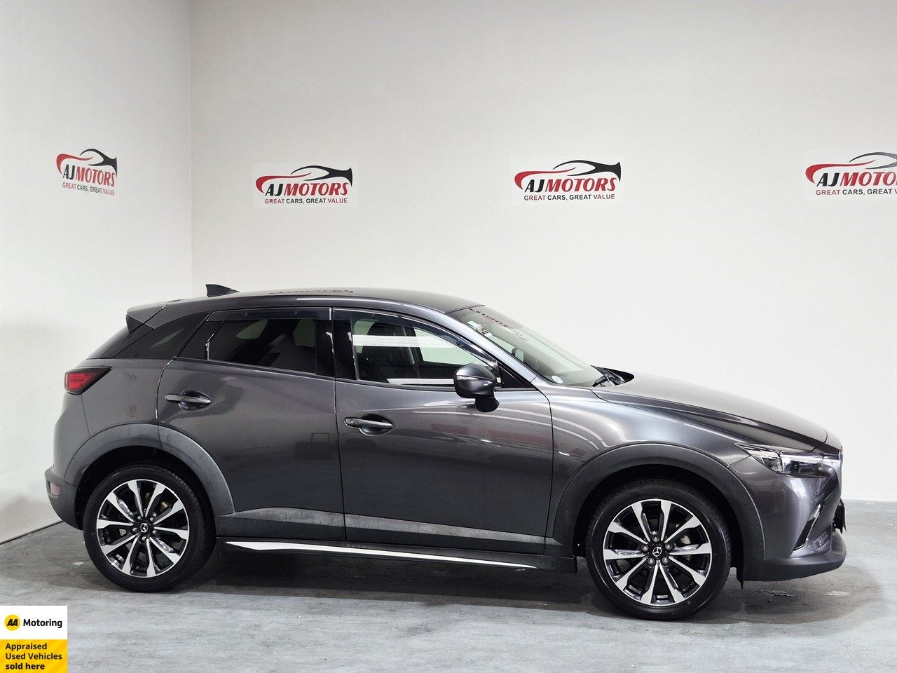 Vehicle image 3