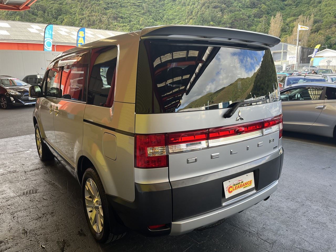 Vehicle image 4