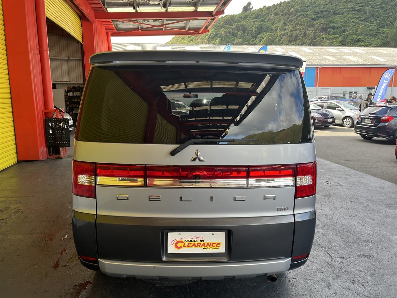 Vehicle image 5
