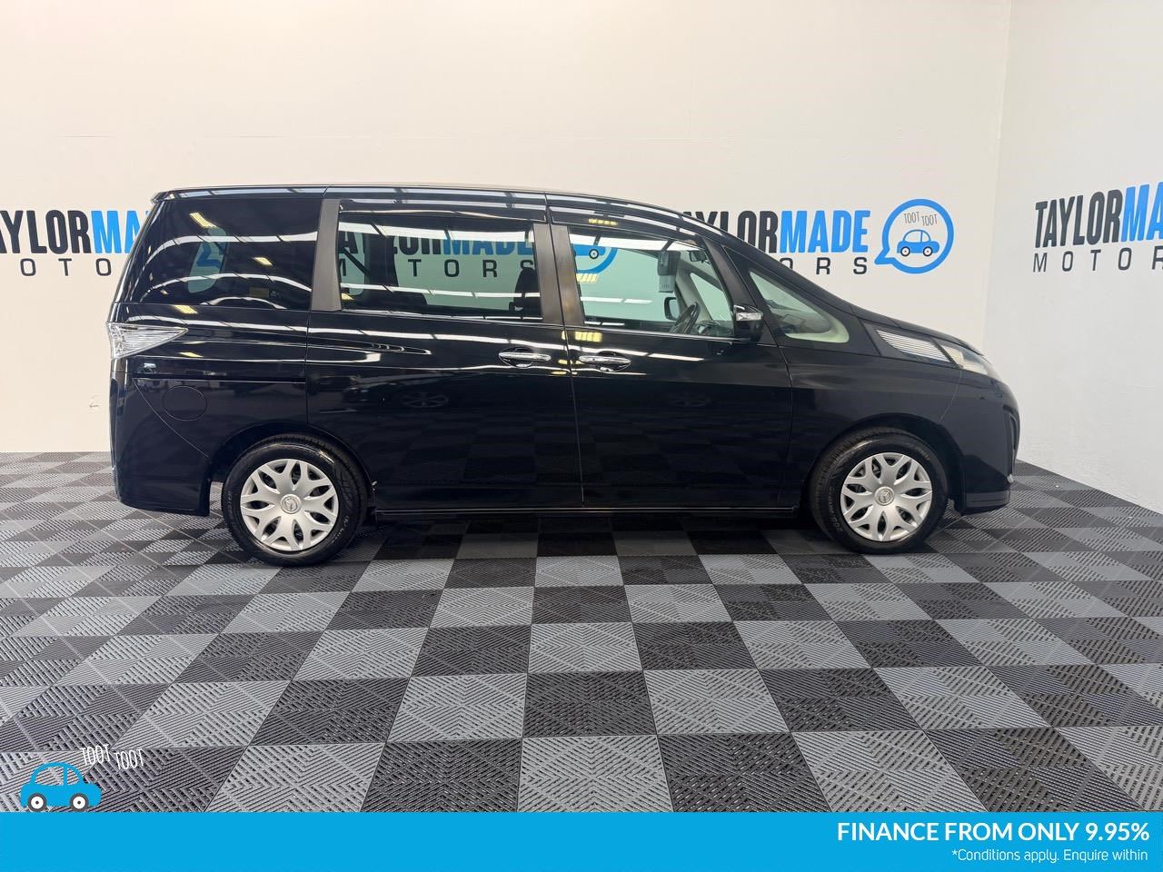 Vehicle image 5