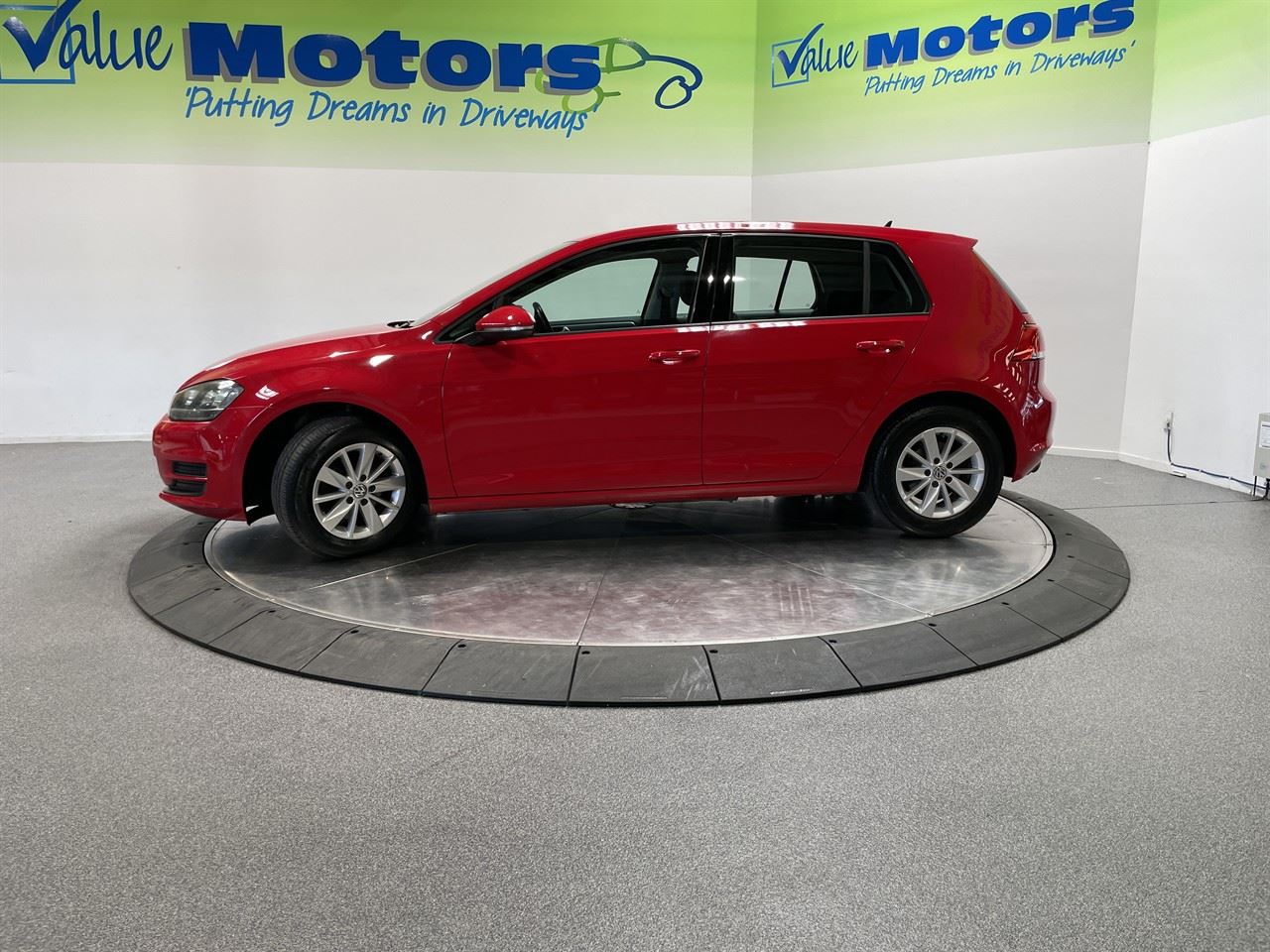 Vehicle image 4