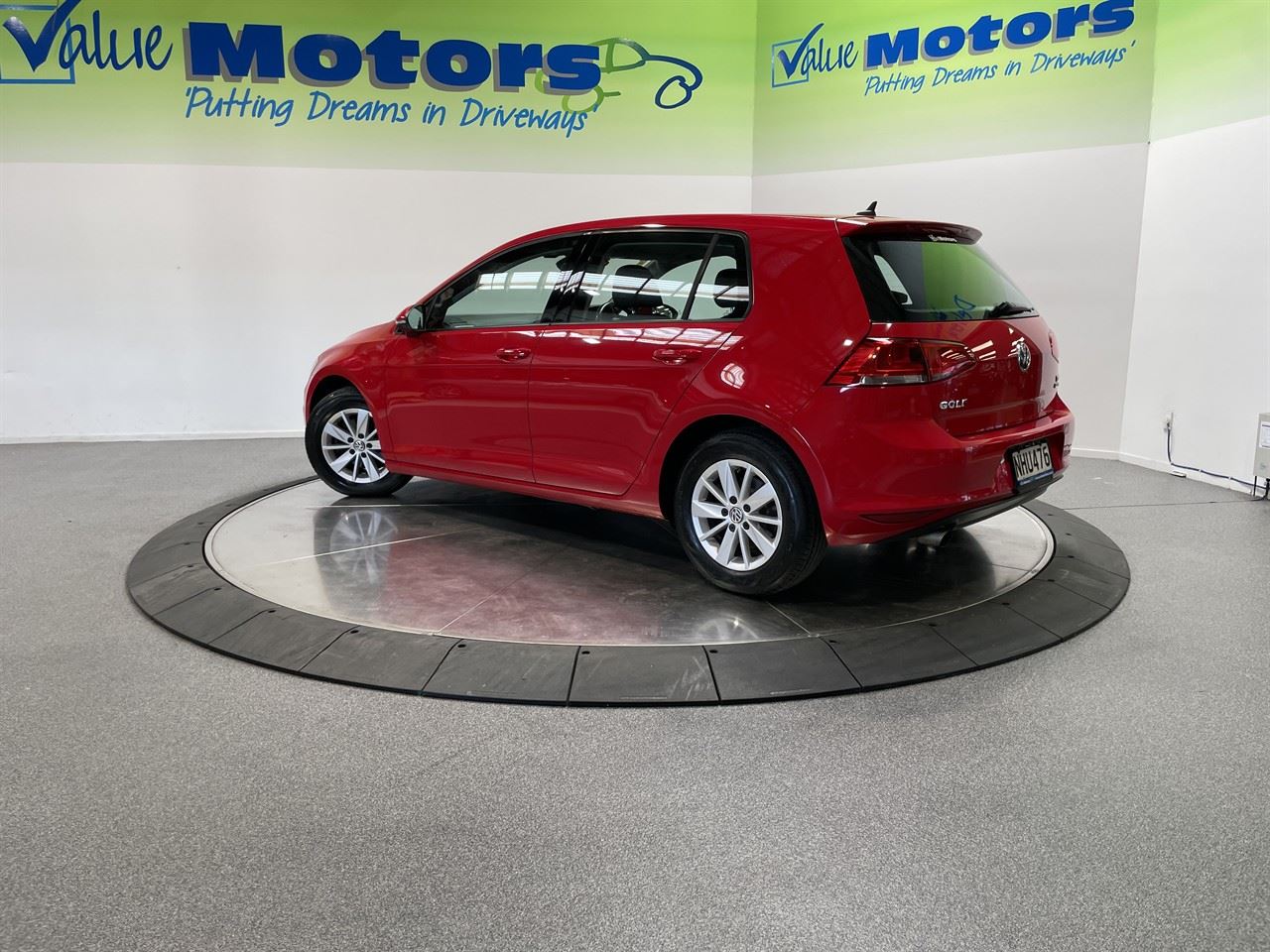 Vehicle image 5