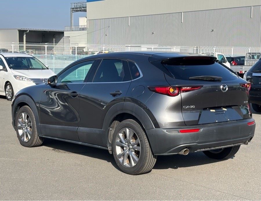 Vehicle image 4