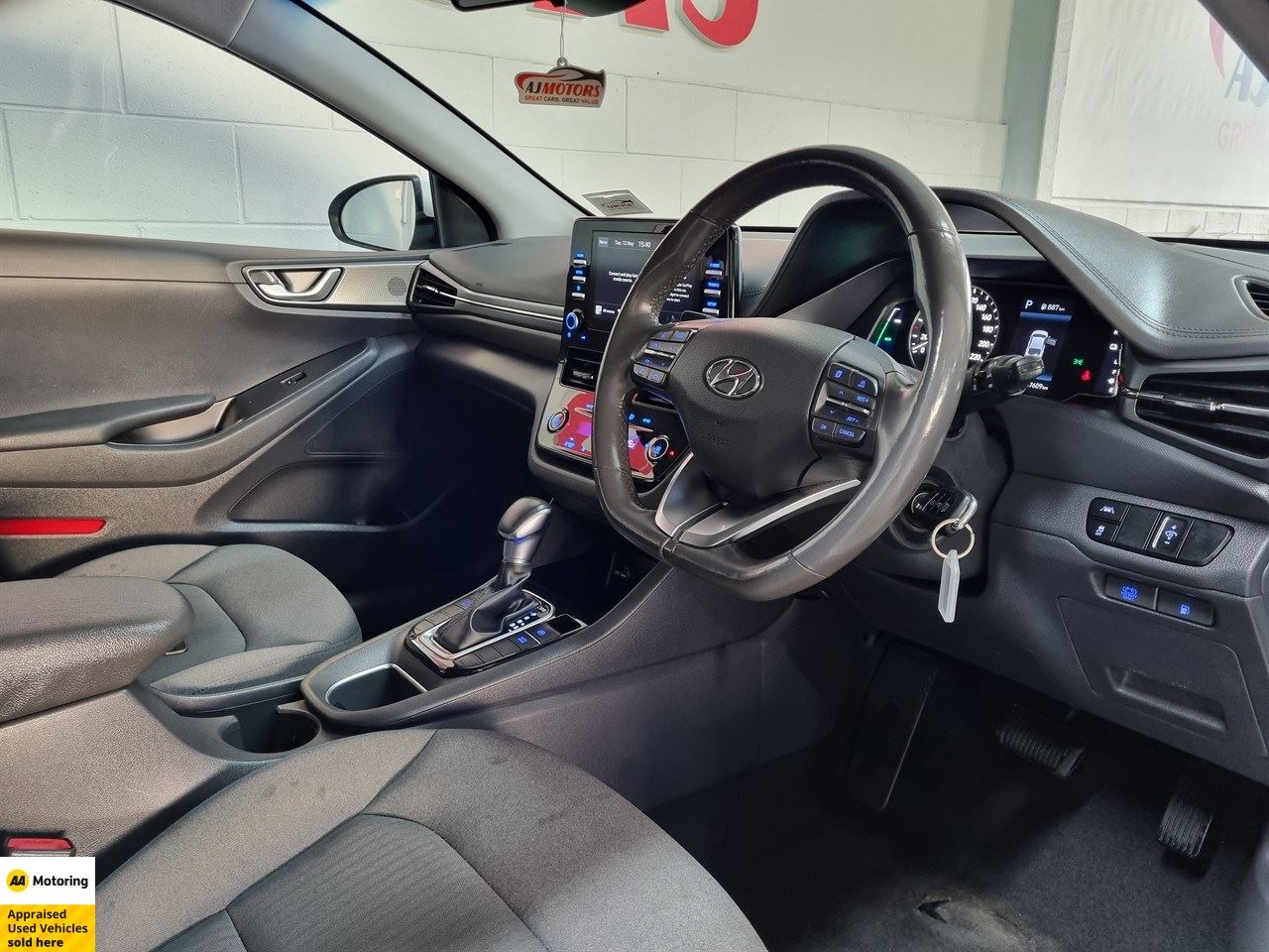 Vehicle image 3