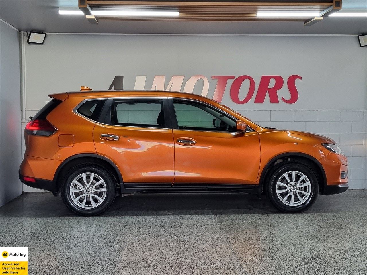 Vehicle image 5