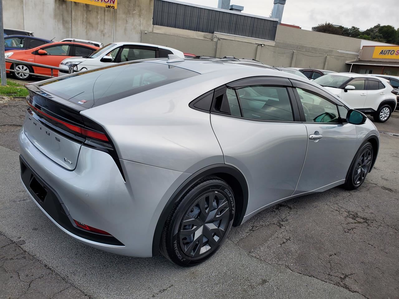 Vehicle image 4