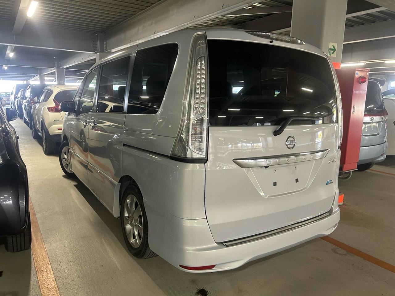 Vehicle image 4