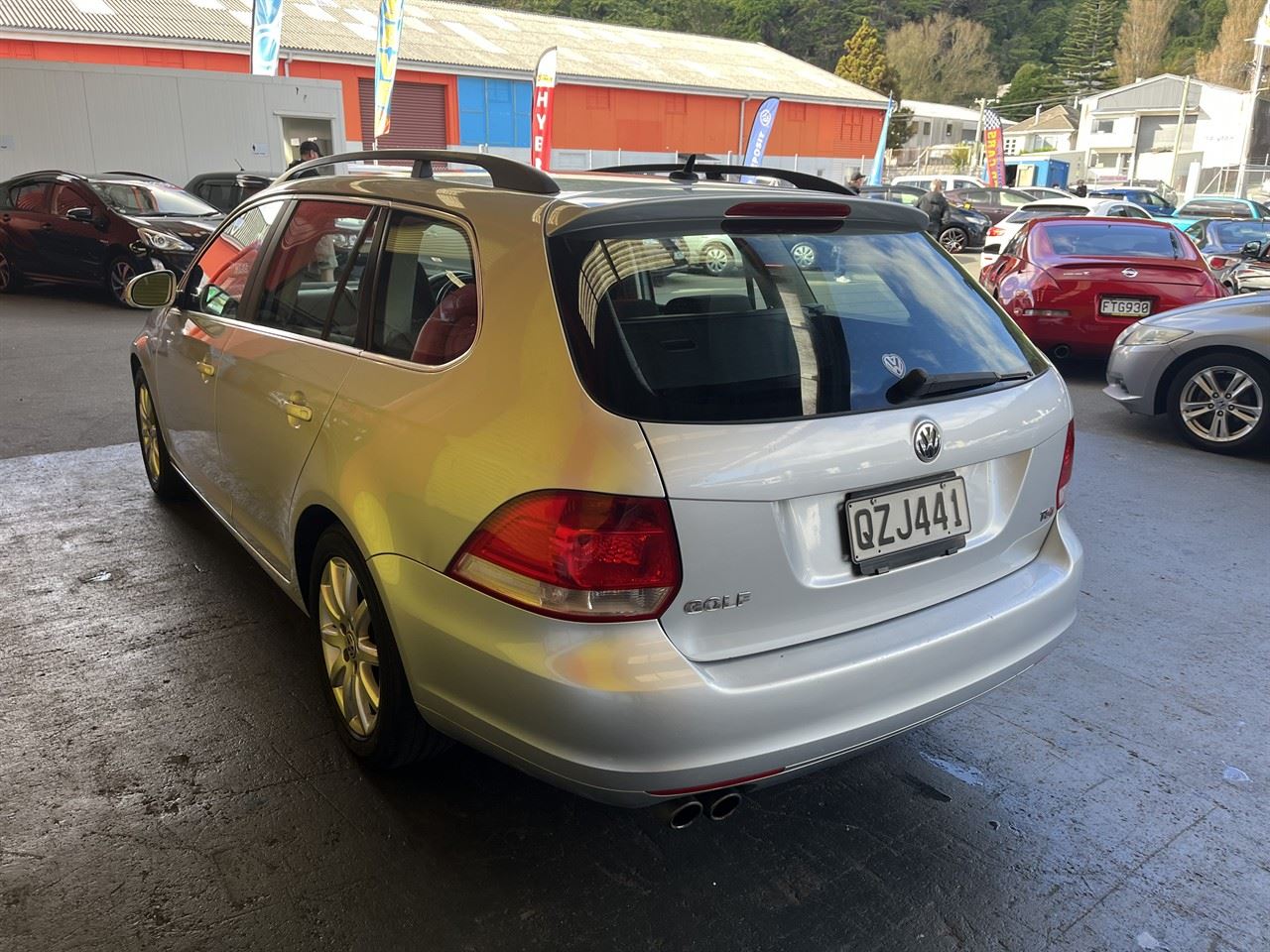 Vehicle image 4