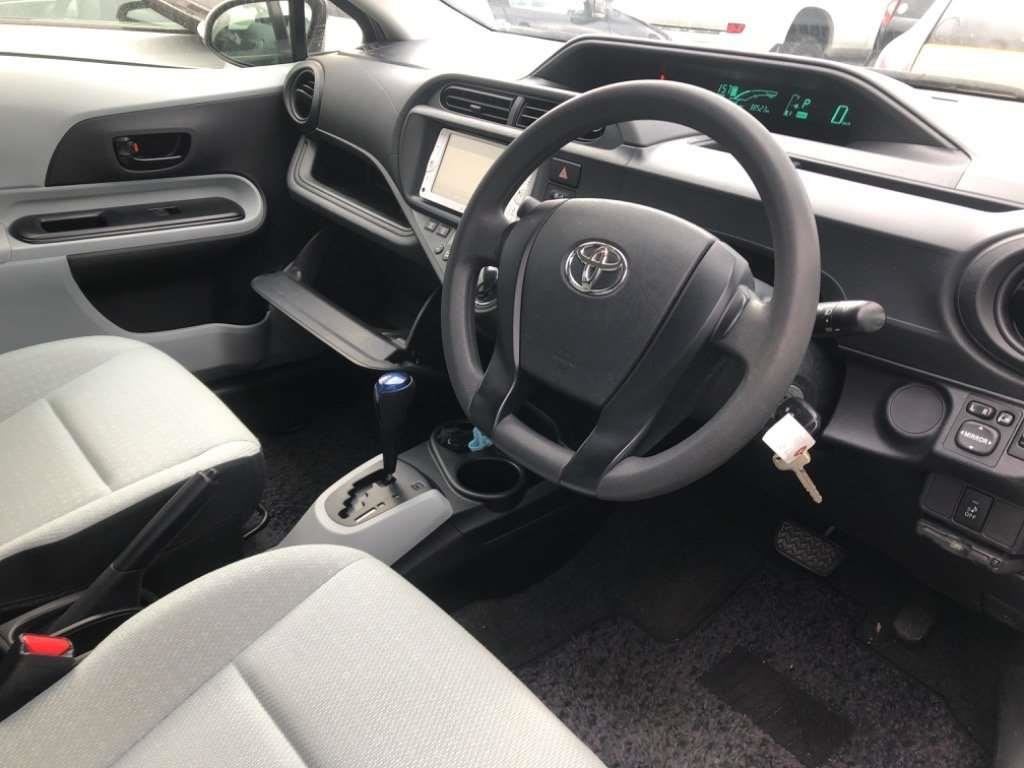 Vehicle image 3