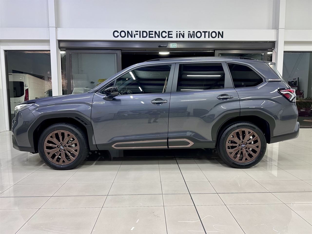 Vehicle image 4