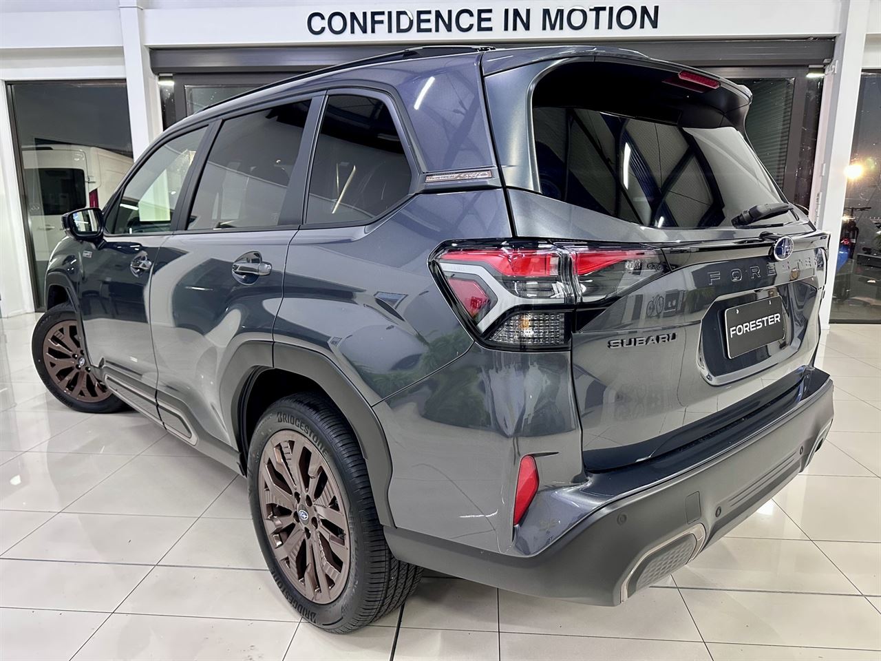 Vehicle image 5