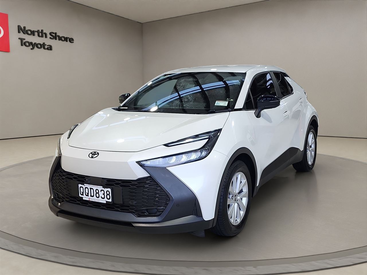 Vehicle image 3